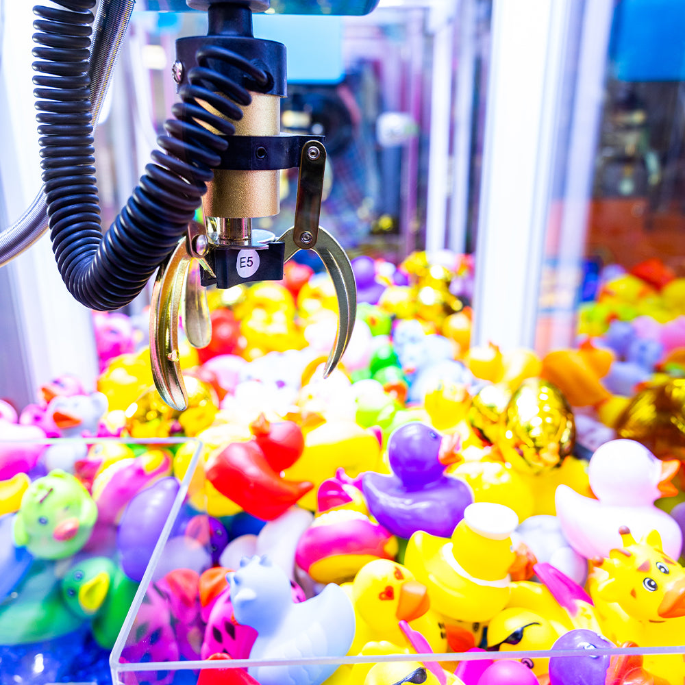 Fun Zone Mini Crane with Prize Locker | P1AG – Player One